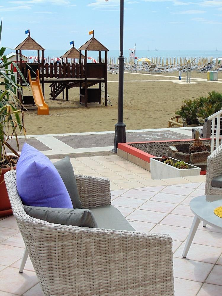 Hotel Columbus Caorle Exterior foto