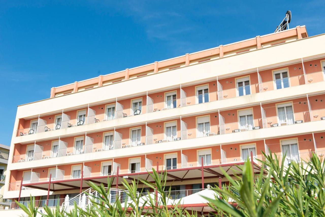 Hotel Columbus Caorle Exterior foto